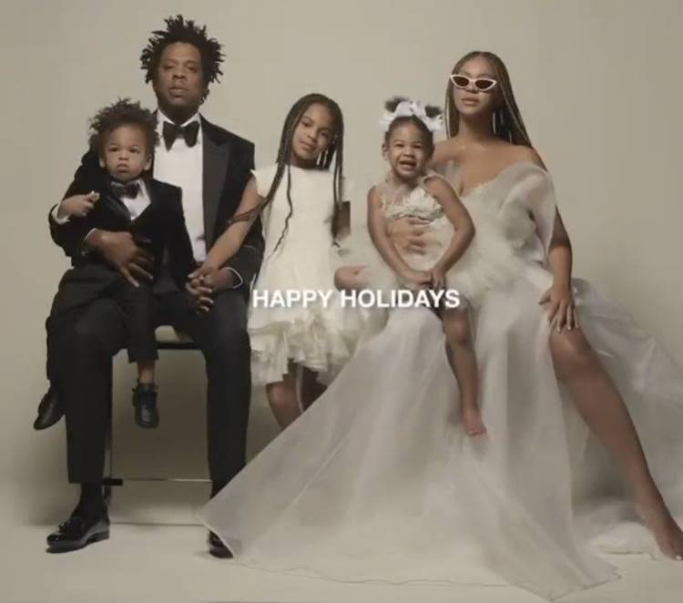 Foto de Jay-Z, Beyoncé e seus filhos.