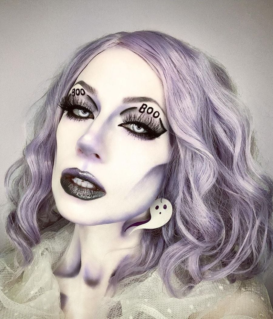 Garota com maquiagem de halloween de fantasma