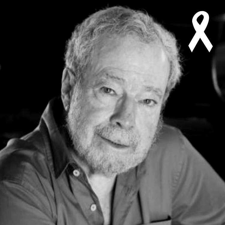 Nelson Freire morre aos 77 anos. Imagem em preto e branco com símbolo de luto. Foto de Nelson Freire.