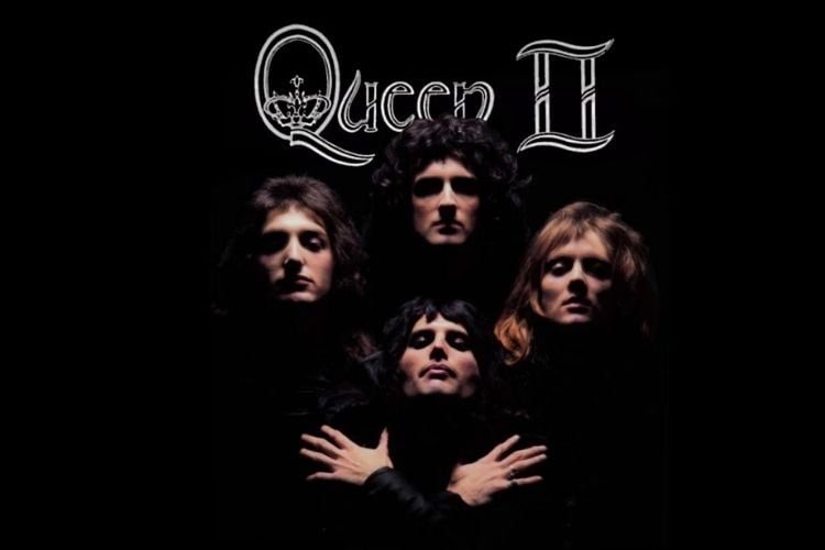 A capa do disco Queen II