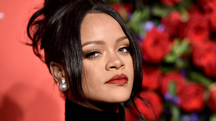 Rihanna tem 33 anos e coleciona sucessos na música