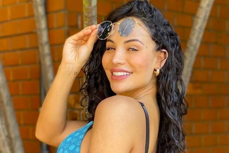 Aline Mineiro Aline Mineiro