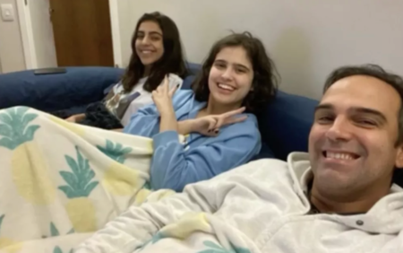 Tadeu Schmidt e as filhas, Valentina e Laura (Fonte: Reprodução)