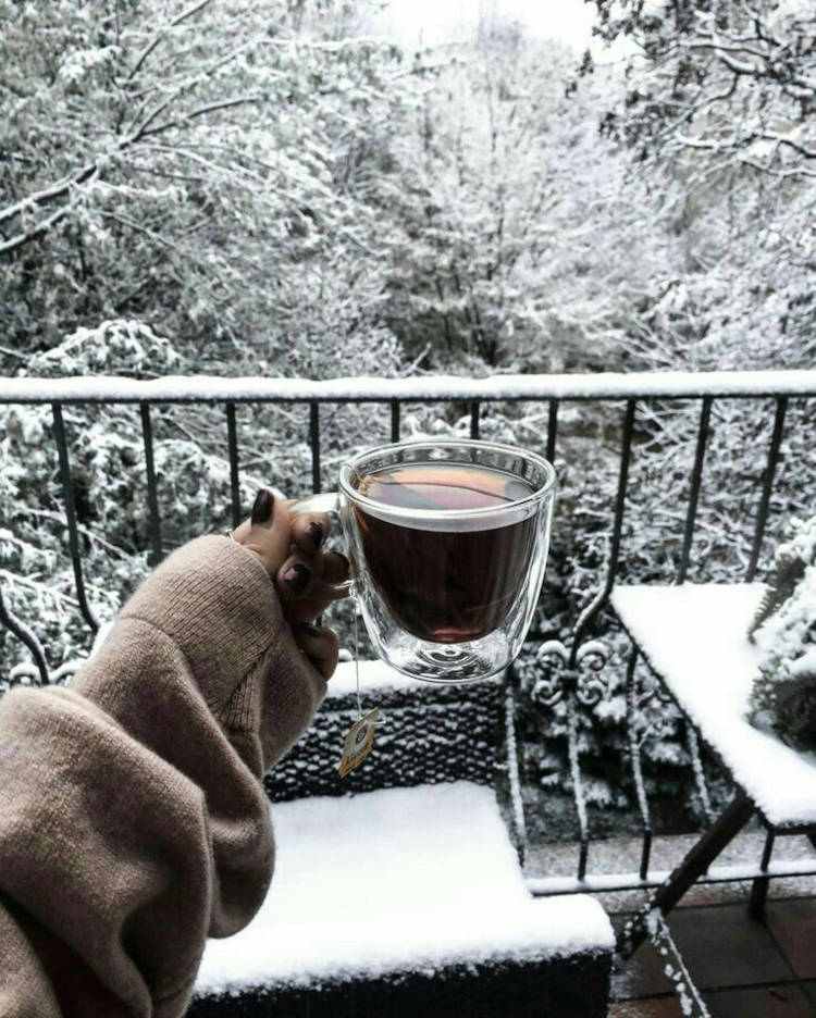 Café quente na neve