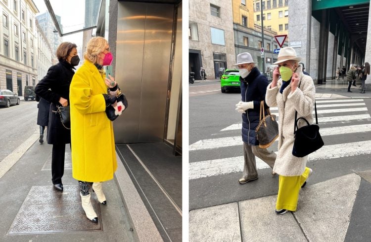 4 senhoras passeando na corso Vittorio Emanuele em Milão. Foto da esquerda senhora usa roupa preata e outra um casaco amarelo fluor bem como foto da direita duas senhoras segurando bolsas e usando chapéus