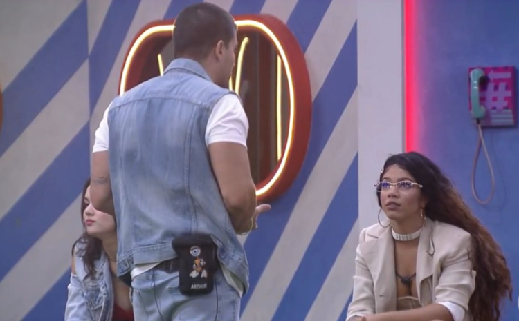 Arthur e Maria durante o jogo da discórdia do BBB 22