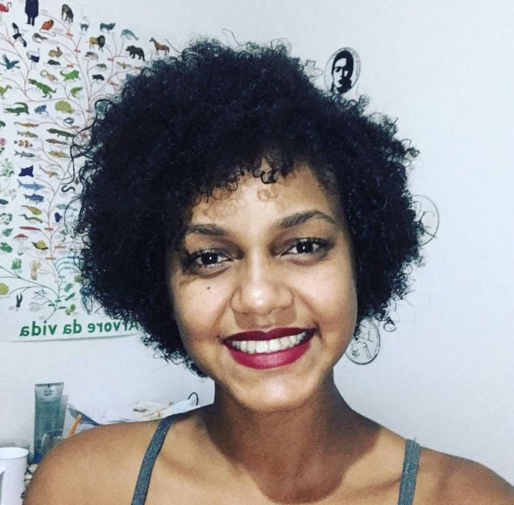 Jessi com cabelos curtinhos sister com cabelo curto
