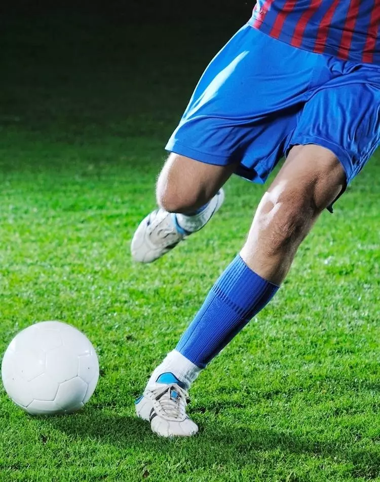 Jogador de futebol.