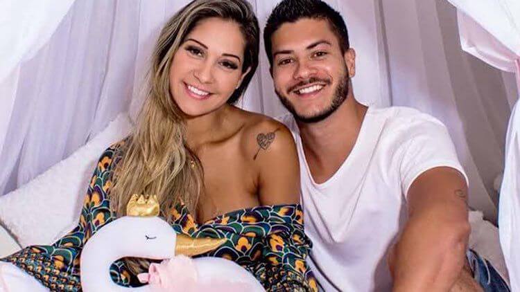 BBB 22, Arthur Aguiar, aniversário de Arthur, Maíra Cardi, Tiago Abravanel BBB 22, Arthur Aguiar, aniversário de Arthur, Maíra Cardi, Tiago Abravanel