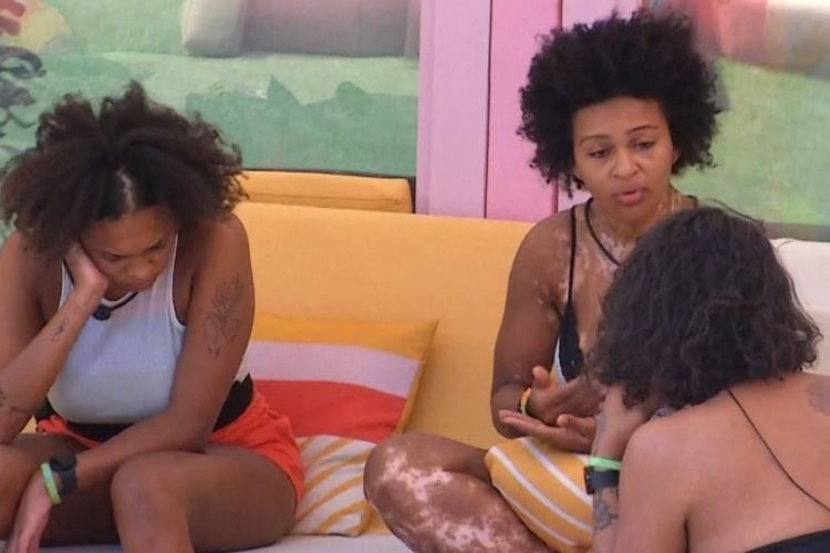 Briga entre Nat, Jessi e Lina