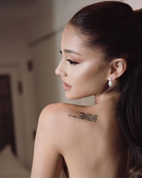 Tattoo o show de truman da cantora Ariana Grande. Foto de Ariana Grande.