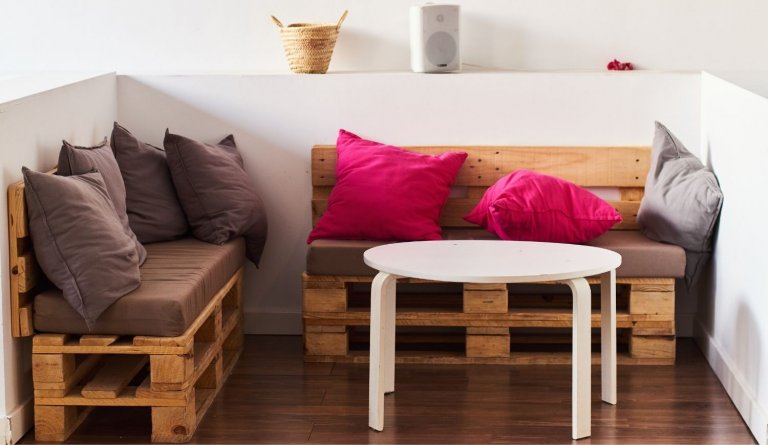 Foto de sofá de pallets.