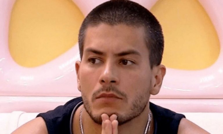 Arthur está no Paredão Falso do BBB 22
