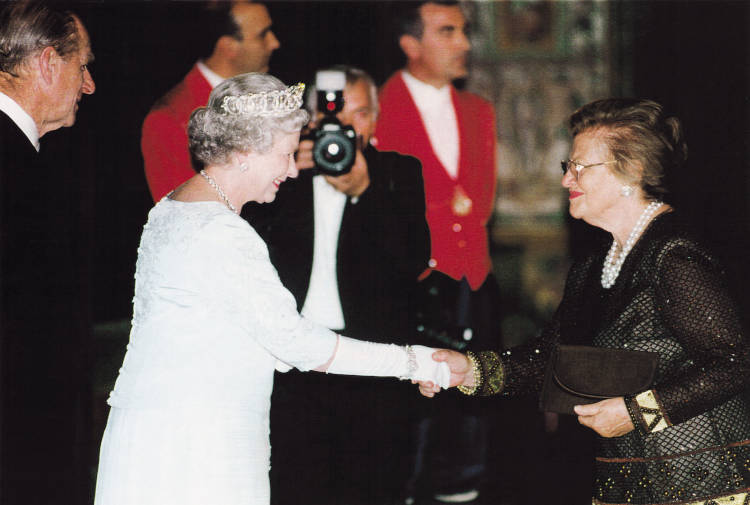 Wanda Ferragamo e Rainha Elizabeth 