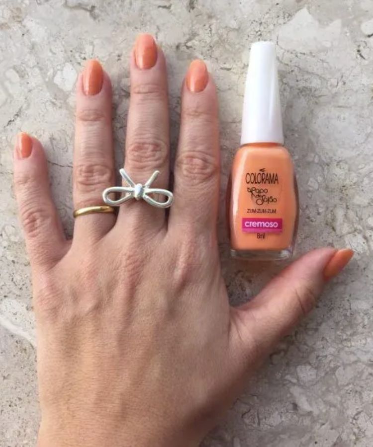 Unhas pêssego