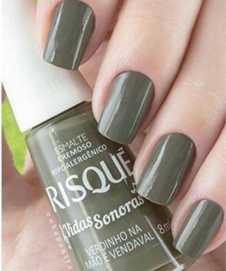 Unhas verde musgo