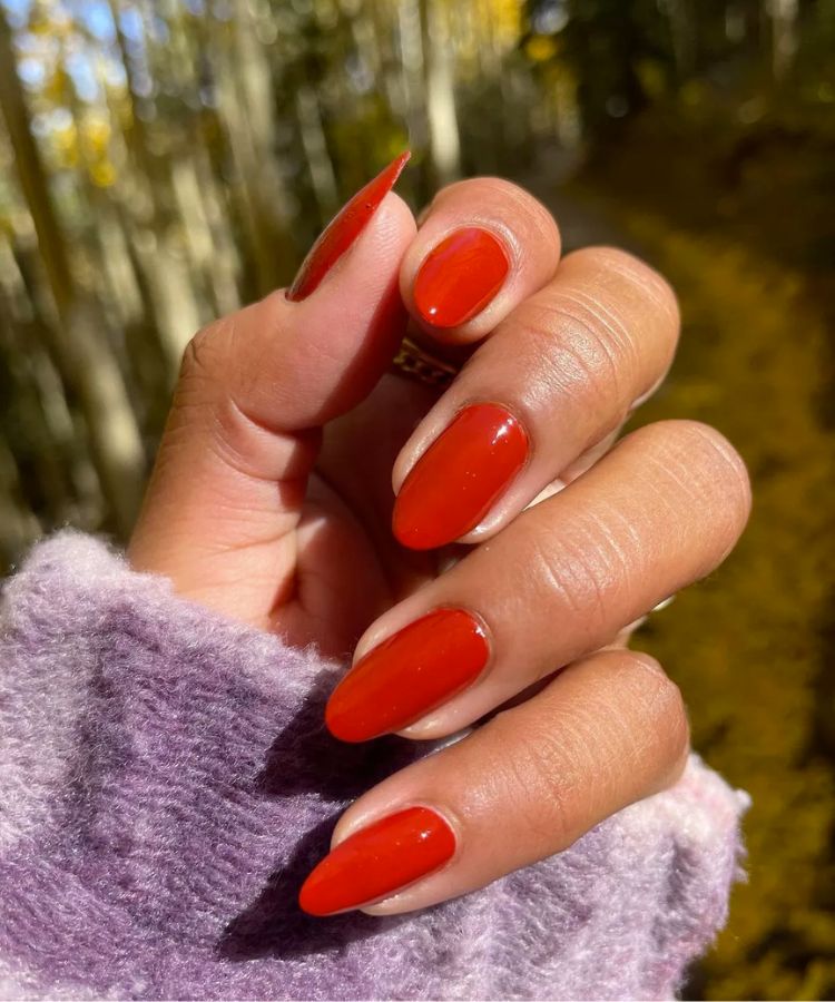 Cores de unhas vermelho alaranjado