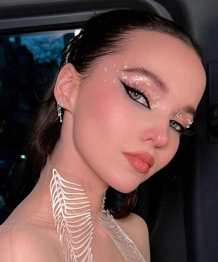 Maquiagem no MET Gala - Dove Cameron