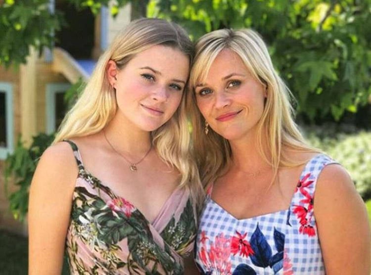 Ava e Reese Witherspoon: filha e mãe parecidas