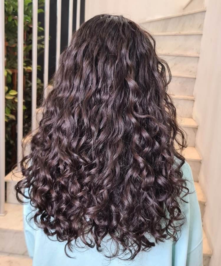 Corte cabelo longo ondulado. Corte cabelo longo ondulado.
