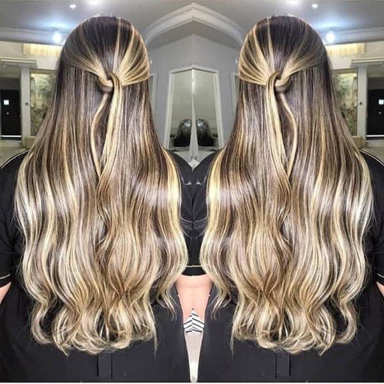Corte reto cabelo com mechas. Corte reto cabelo com mechas.