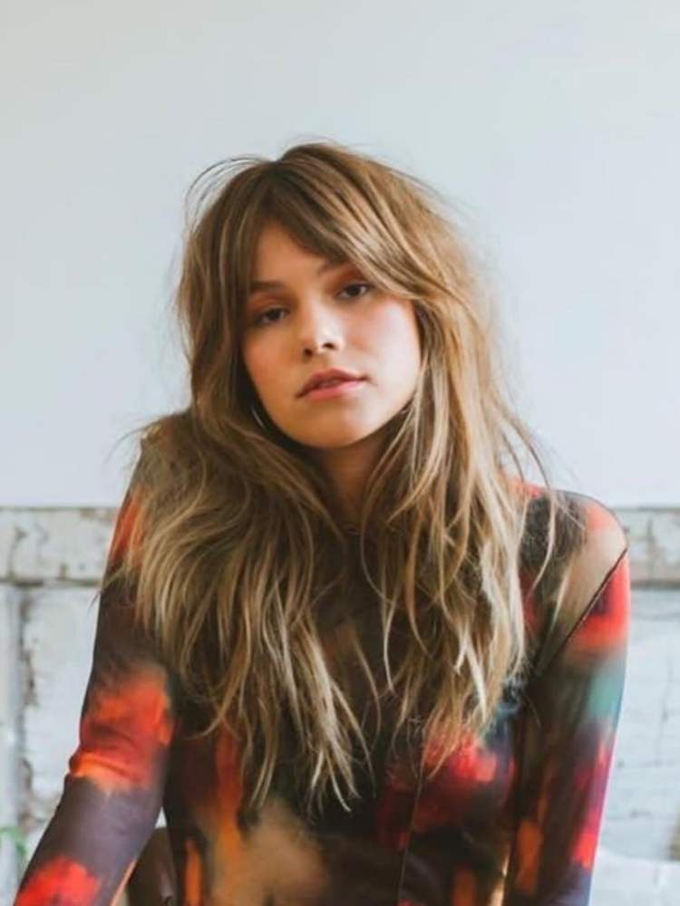 Corte cabelo liso rebelde com franja. Corte cabelo liso rebelde com franja.