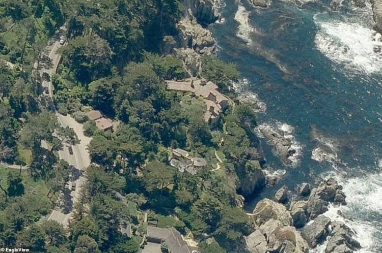 Imagem aérea da nova casa de Brad Pitt.