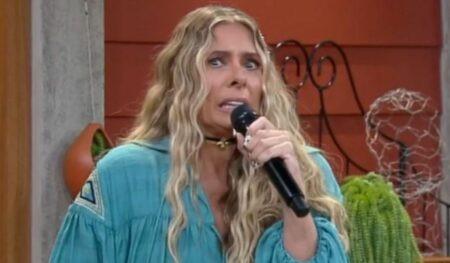 Adriane Galisteu segue no comando de A Fazenda