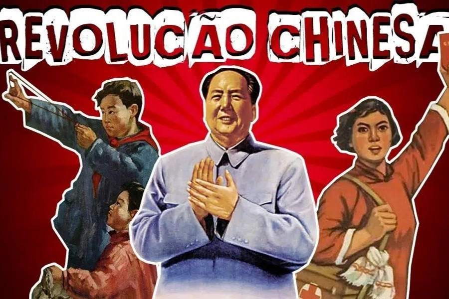 Montagem desenho de 3 pessoas chinesas em fundo vermelho com a frase "Revolução Chinesa" em cima.