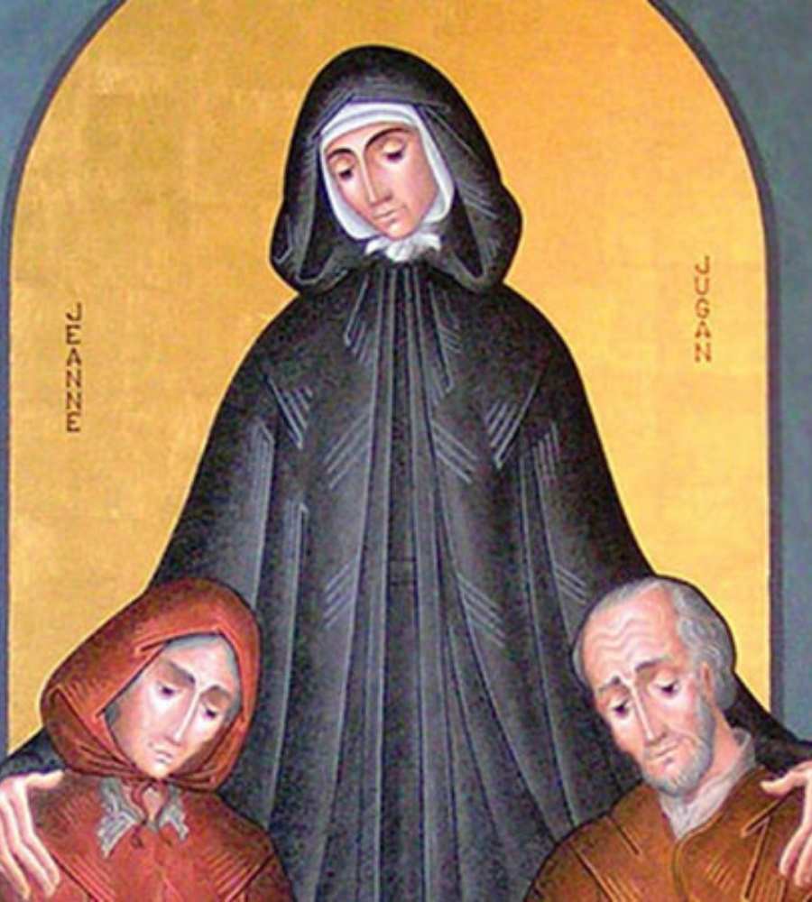 Representação artística de Santa Joana Maria da Cruz. Ela está em pé e acompanha de dois idosos ajoelhados ao seu lado.