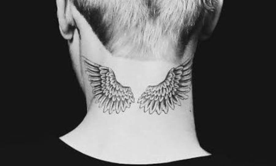 Foto da tatuagem de asa de anjo no pescoço de Justin Bieber