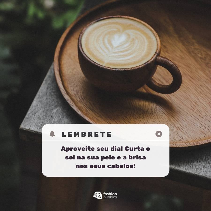 foto de xícara de cappuccino decorado com frase de bom dia para 14 de setembro