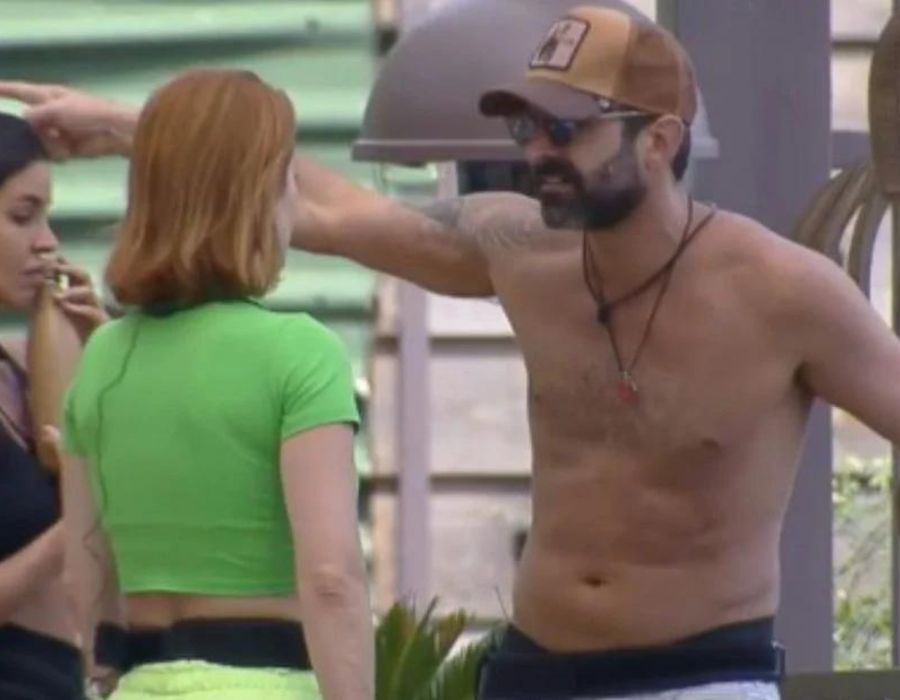 Deborah Albuquerque leva bronca de Iran Malfitano em A Fazenda 2022