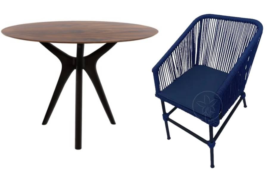 Mesa de madeira e cadeira azul.