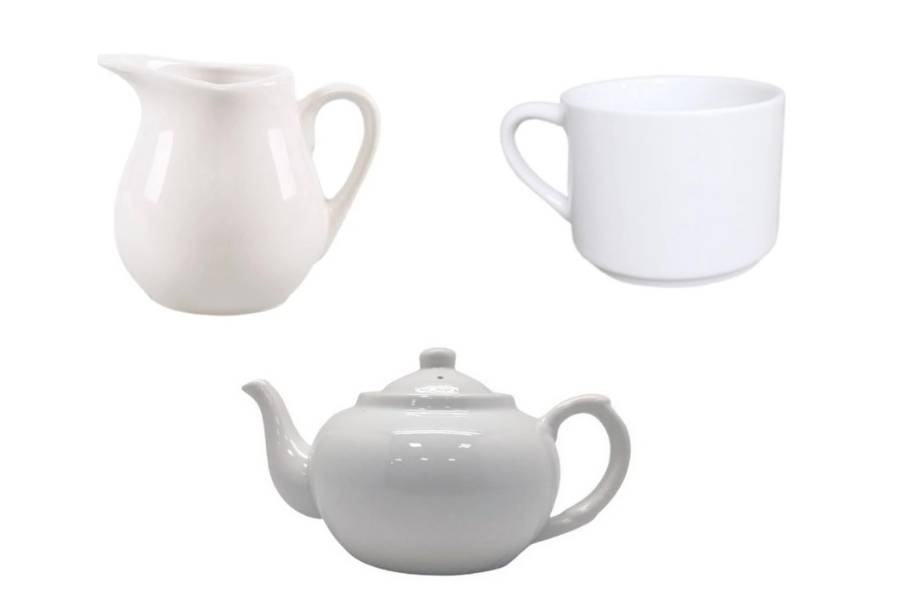 Louças de porcelana brancas.