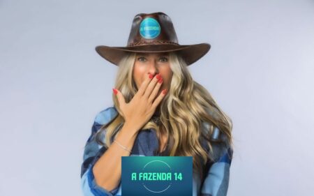 Adriane Galisteu com chapéu de cowboy e expressão surpresa para matéria de que dia é a Roça da Fazenda