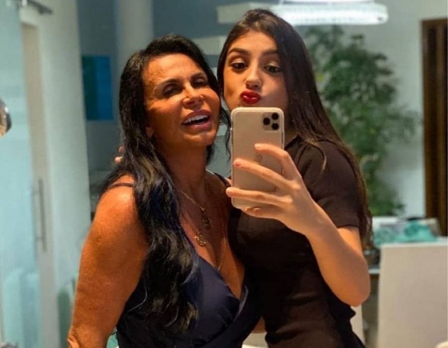 Gretchen com a neta, Bia Miranda