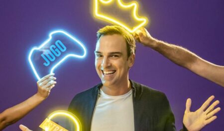Tadeu Schmidt com elementos do BBB