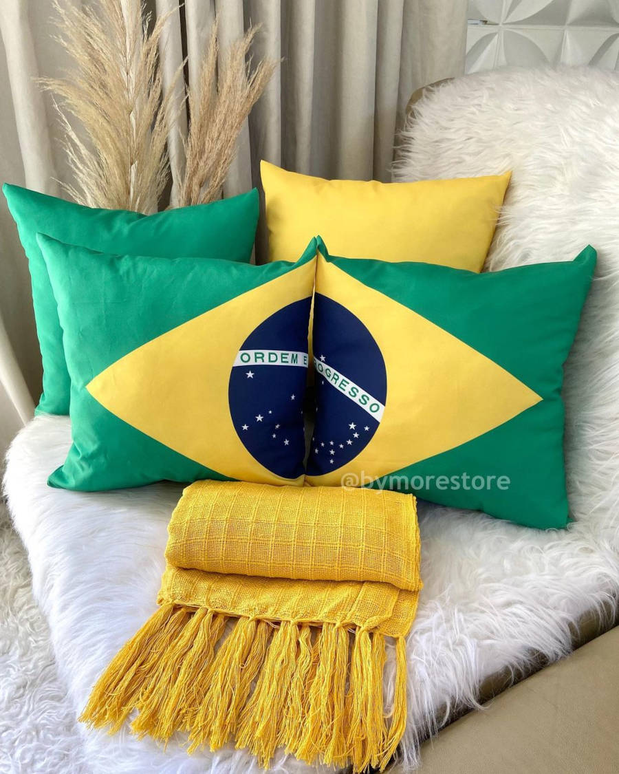Almofadas com bandeira do Brasil.