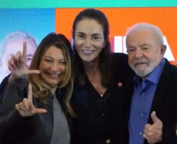 Foto de Isabel do Vôlei com Janja e Lula