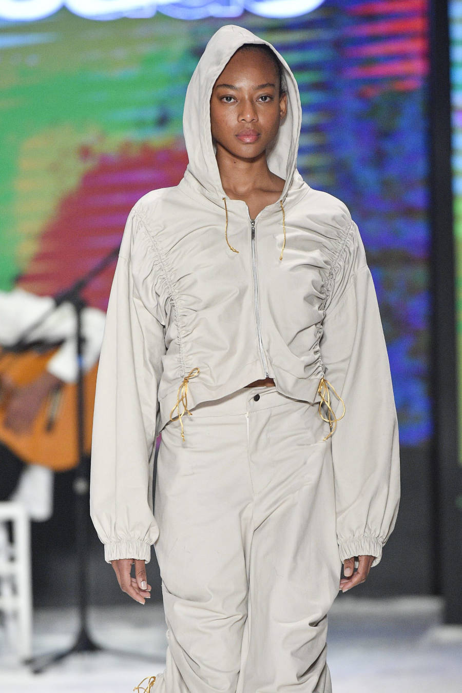 Conjunto de frio off white.