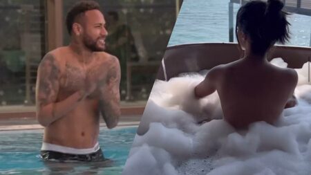 Neymar em tratamento, Bruna em banheira.