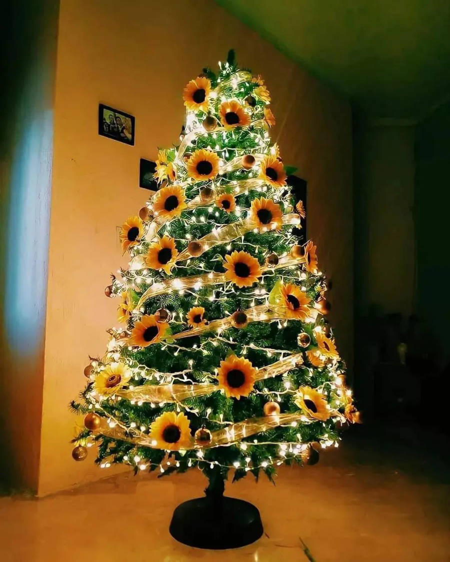 Árvore de Natal com girassóis.
