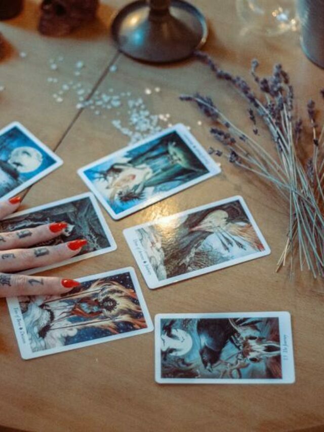 O que é tarot? Entenda se ele realmente funciona