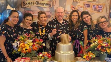 Silvio Santos e filhas.