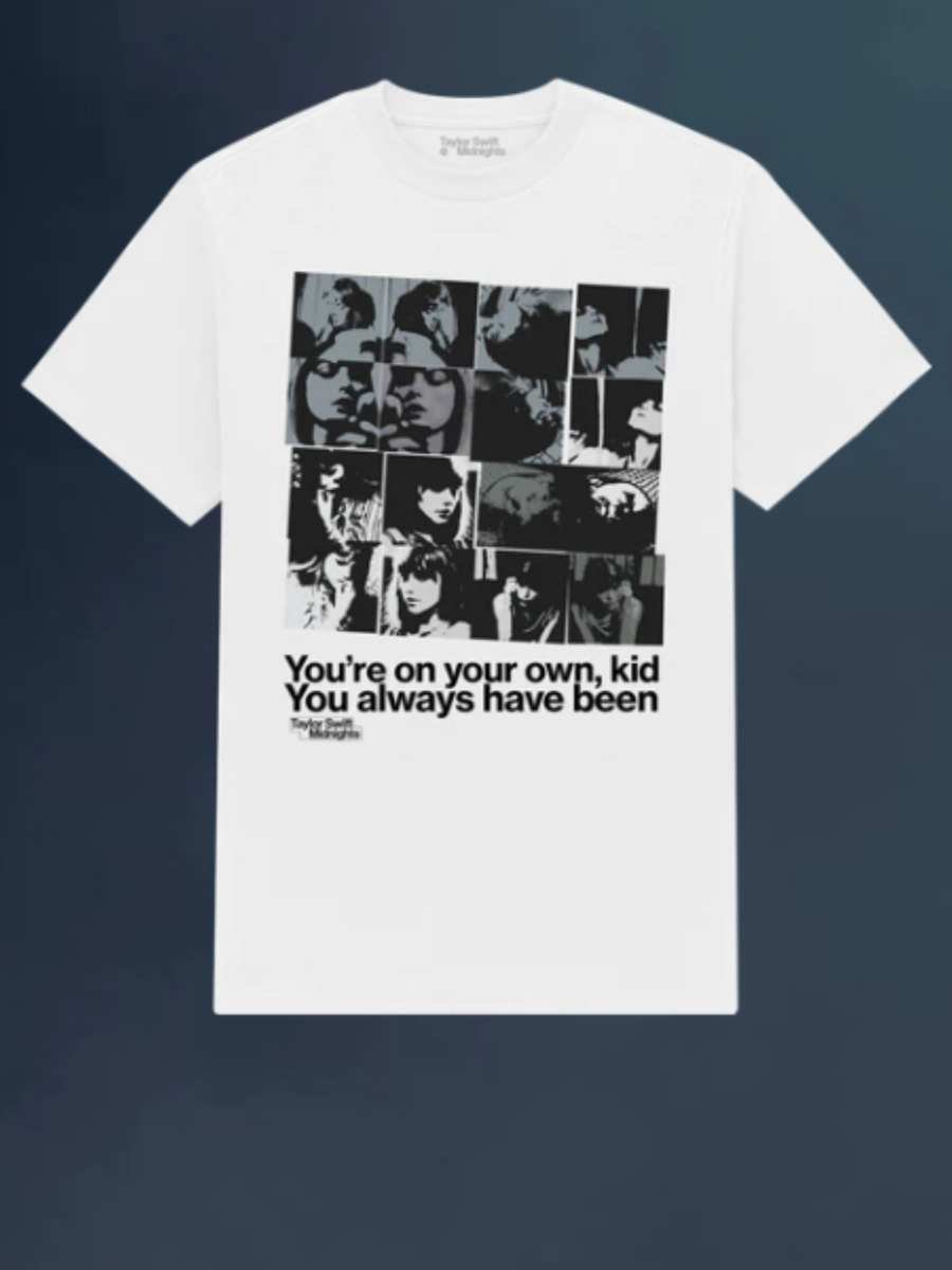 Camiseta com frase "You're on your own, kid you always have beend - Taylow Swift Midnight" e fotos da cantora em preto e branco.