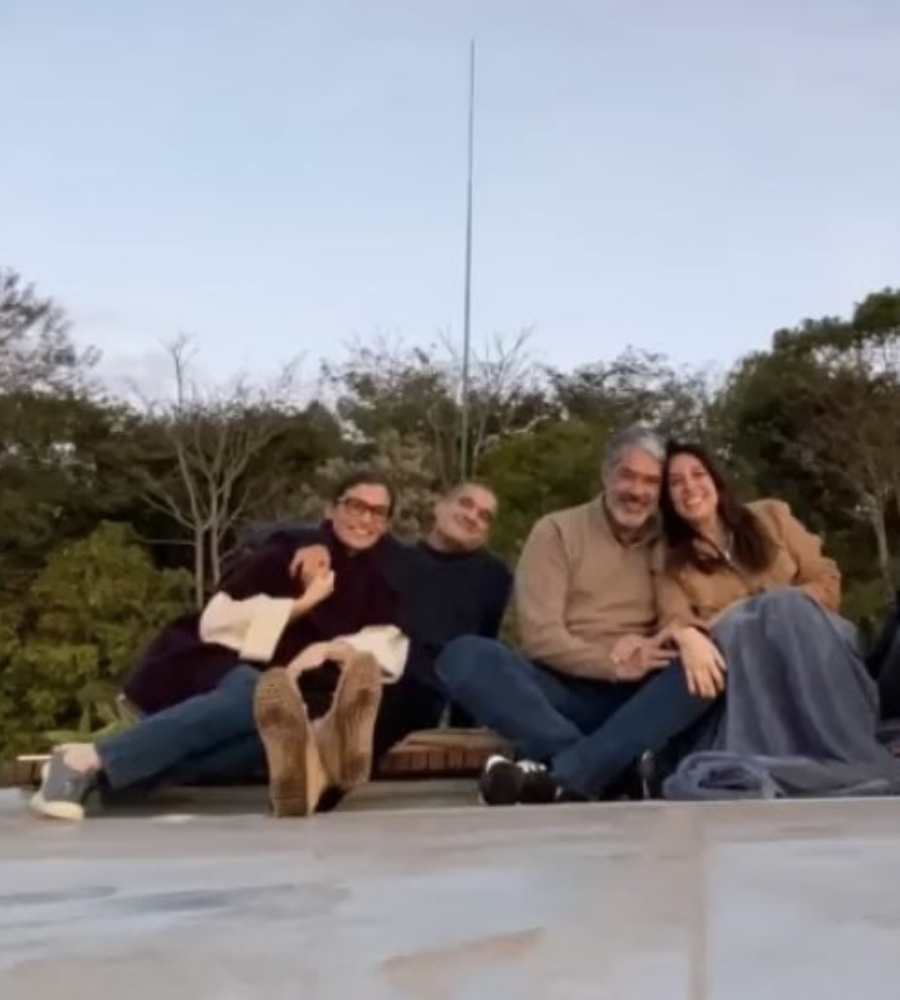 Foto de Renata Vasconcellos, Miguel Atahyde, William Bonner e Natasha Dantas.