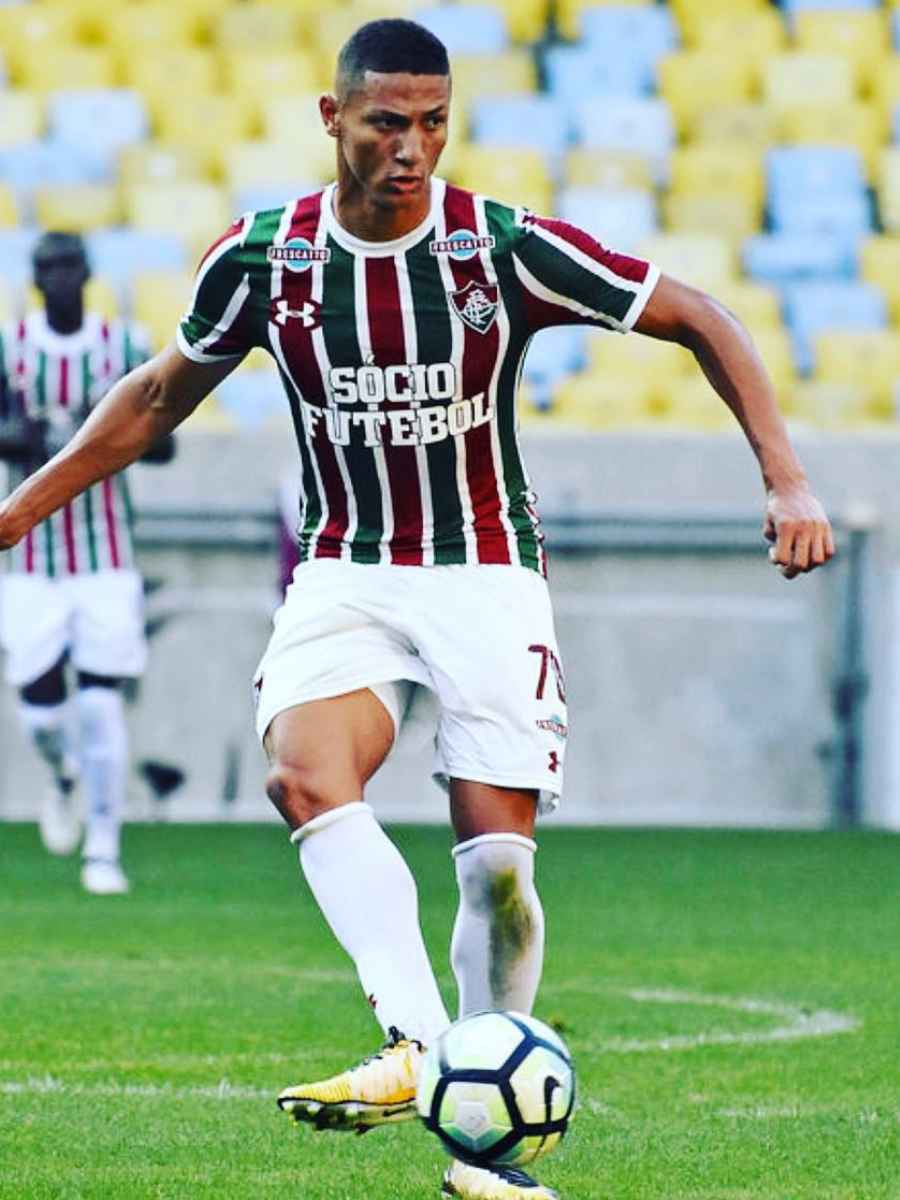 Imagem de Richarlison aos 20 anos no Fluminense. 