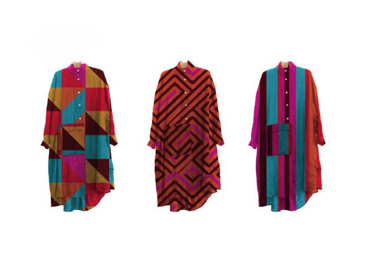 Foto de três vestidos da coleção Carlinhos Brown em parceria com a Papel Craft