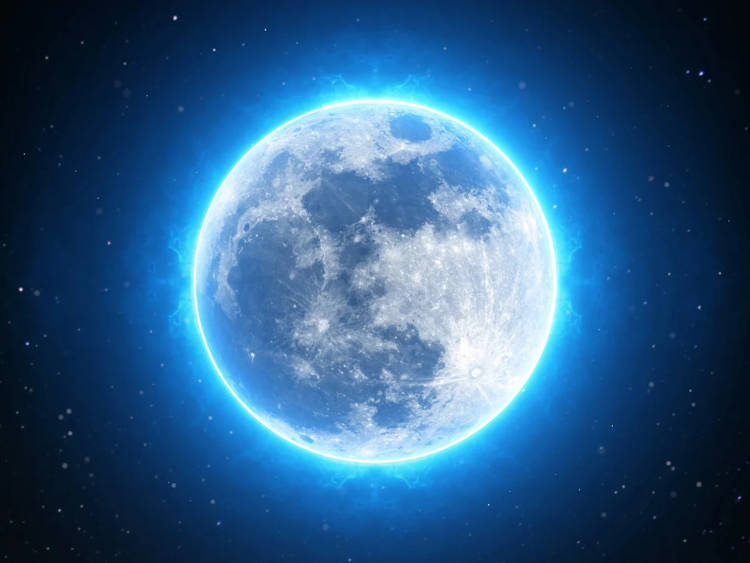 Foto da lua com sombra azul